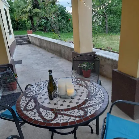 Apartman Elegant With Garden Lovran